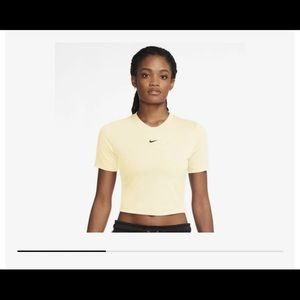 Nike slim fit crop top Small